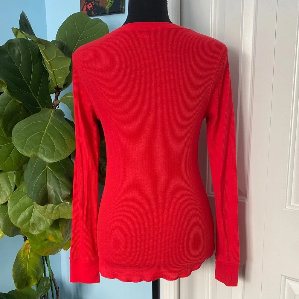 Old Navy Small Fitted Thermal Knit Y2K V-Neck Longsleeve Top - Picture 3 of 6